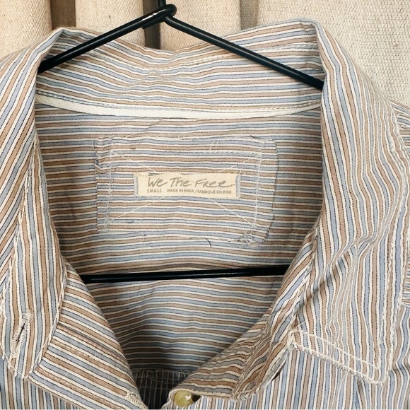 Free People sleeveless, deep cut arm, button up - Picture 2 of 5